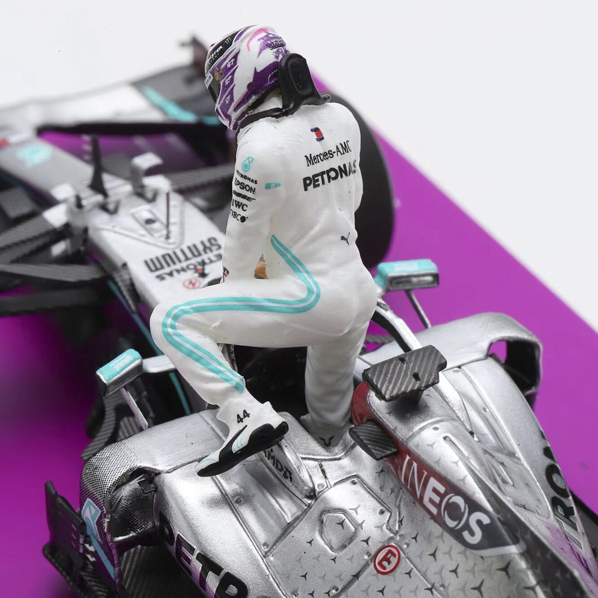 Spark 1:43 Model Lewis Hamilton Mercedes-AMG F1 W11 #44 Barcelona