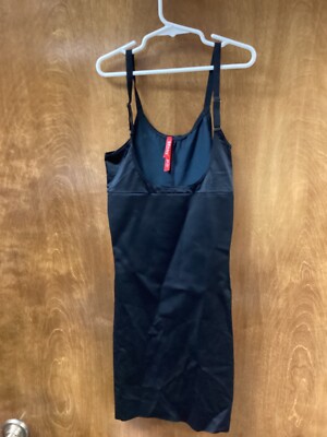 Women NWOT. SPANX blk short slip shaper. Size XS