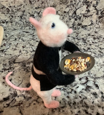 Needle Felted White Mouse Bulter
