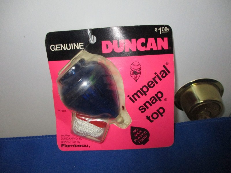 VINTAGE 1970s DUNCAN YO YO BRAND TOY IMPERIAL SNAP TOP MINT ON CARD