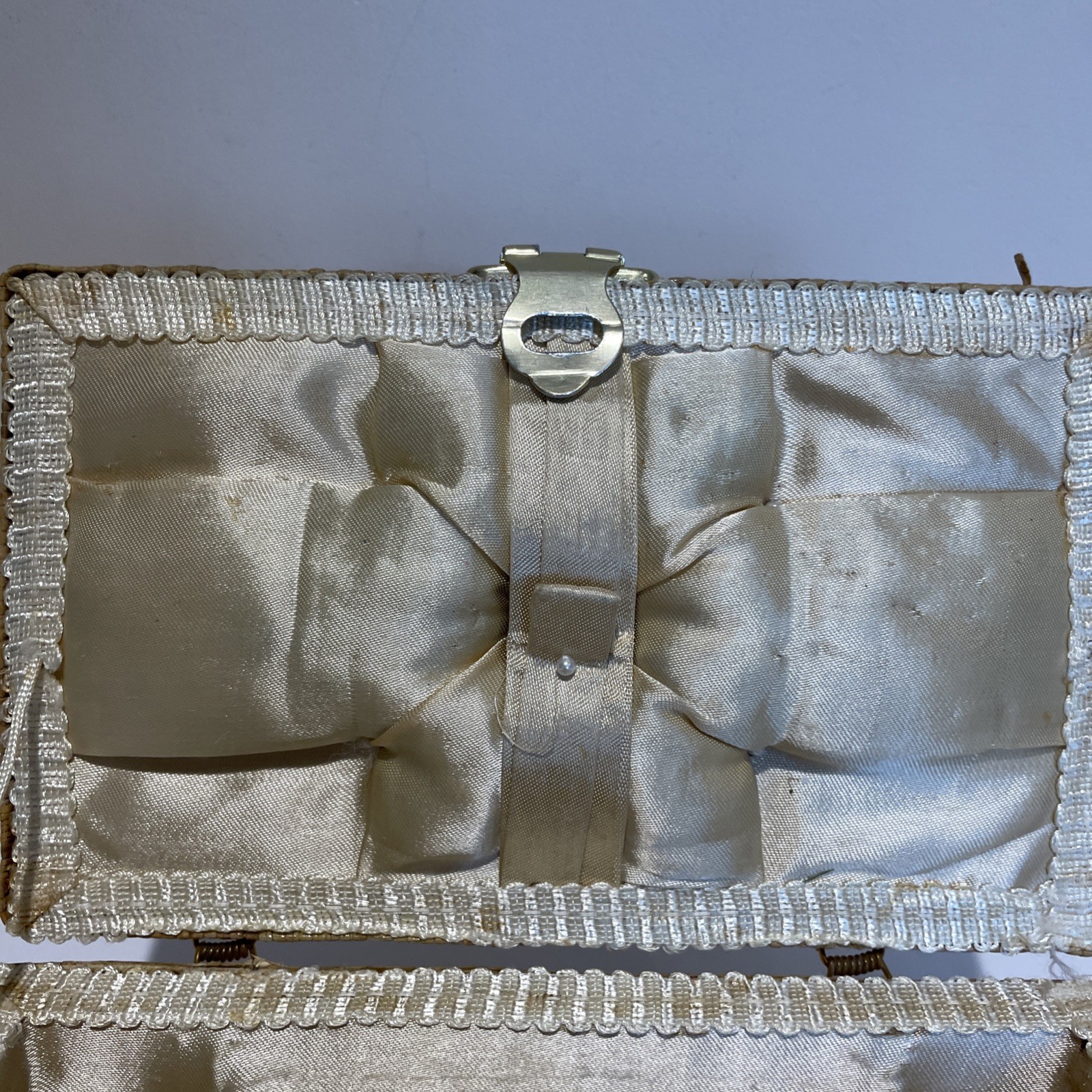 VTG Woven Wicker Sewing Box Storage Basket Hinged Lid Satin Lining 9X5X3.5"