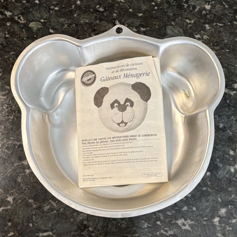 Wilton Teddy Bear Shaped Cake Pan Aluminum Silver Non-Stick 450°F 2105-4945