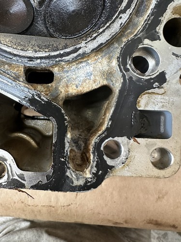 2004 YAMAHA F 225 PORT CYLINDER HEAD PN# 69J-11120-01-94 / PN# 69J-W009C-02-1S - Picture 14 of 23