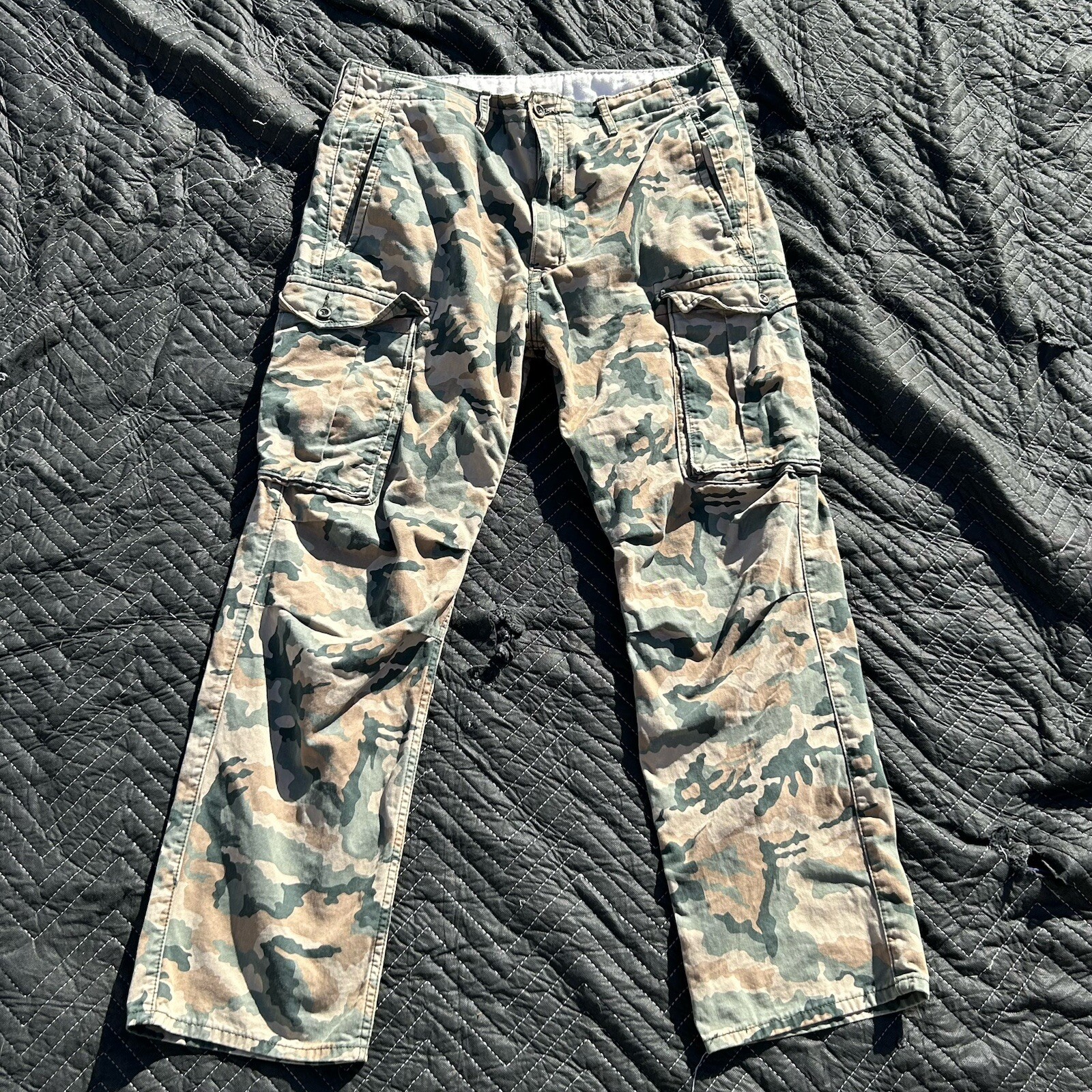 Men’s Levi Strauss & Co Heavy Duty Camo Cargo Pants With Pockets Size 36x31