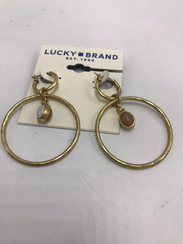 Brincos de argola de gota de pedra dupla face branco blush Goldtone marca sorte US$ 29 LC955 - Imagem 4 de 4