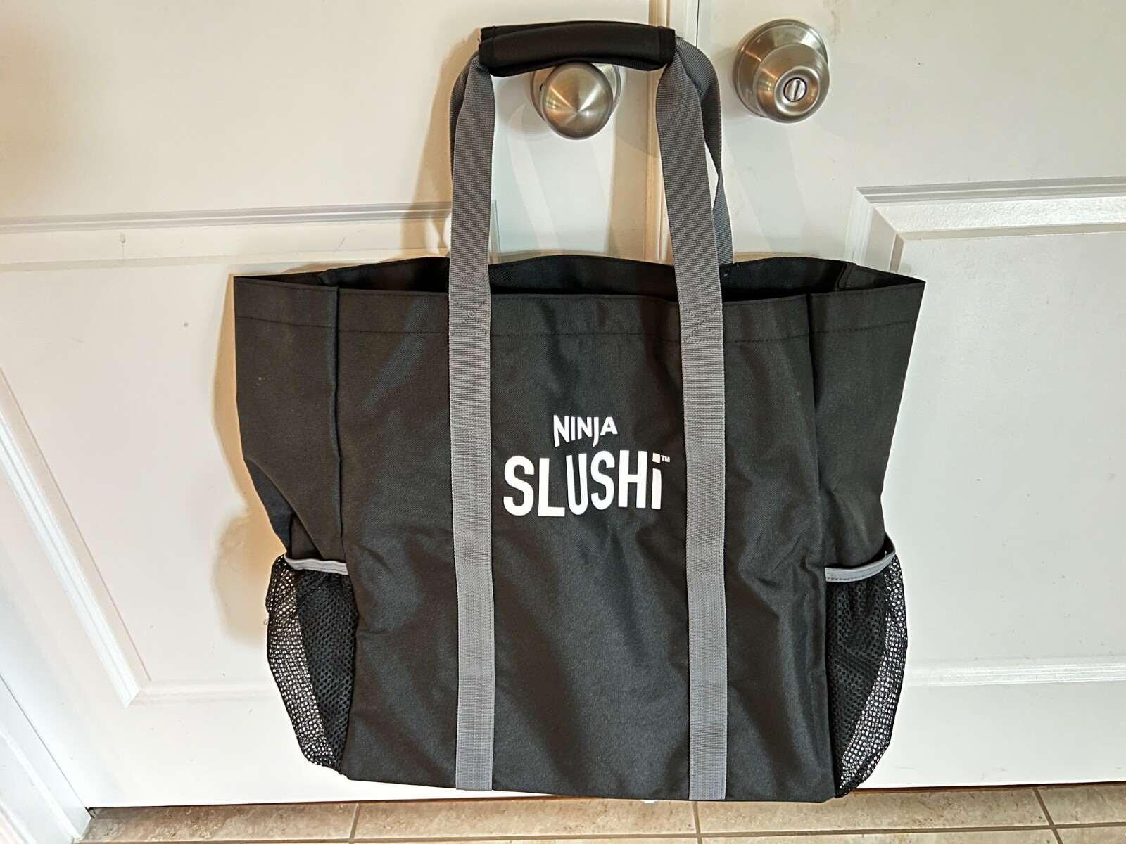 Ninja SLUSHi Travel Party Tote Bag for FS300 and FS299 Series-image