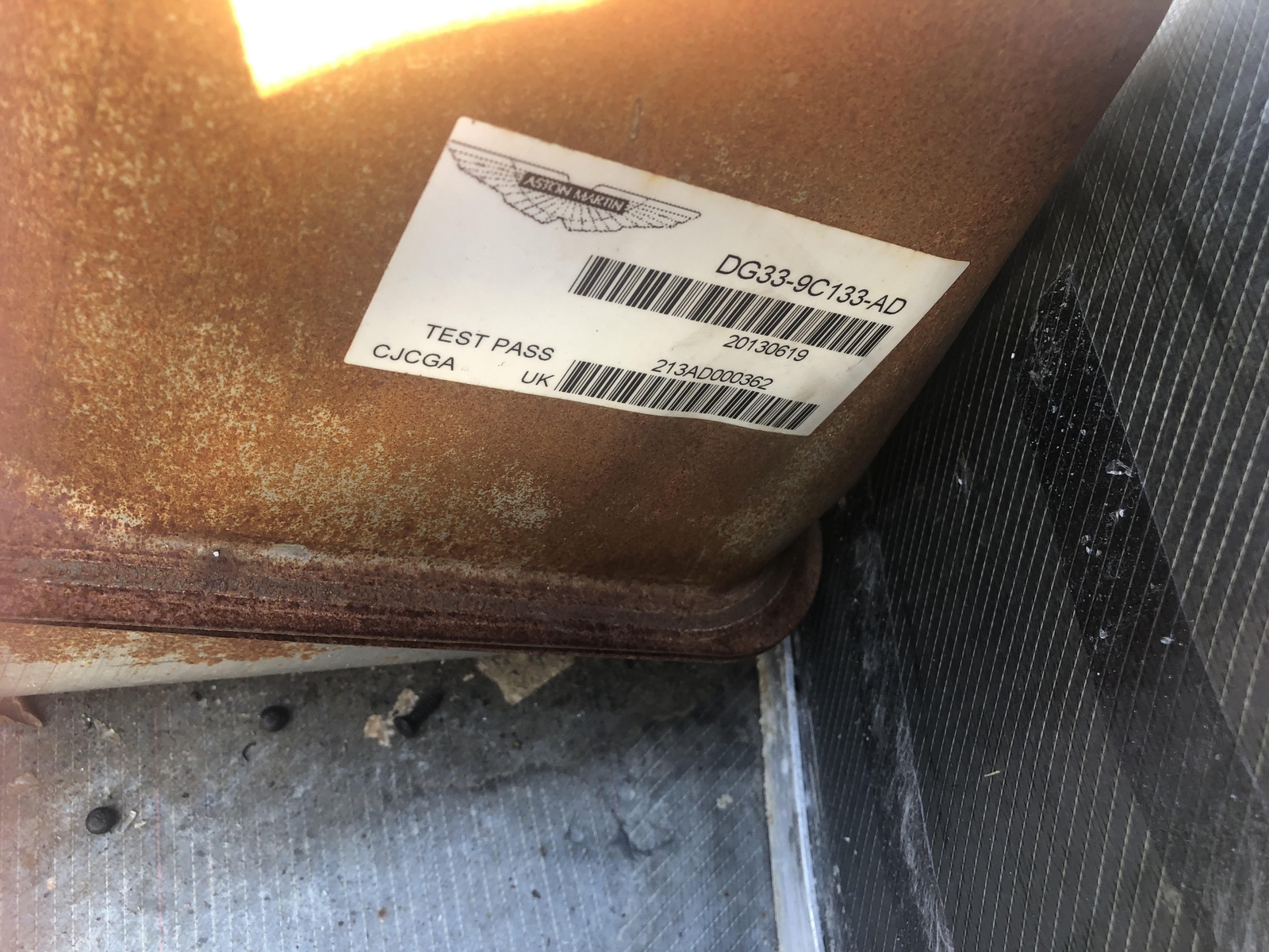 2014 ASTON MARTIN VANTAGE FUEL TANK *PARTS ONLY/FLOOD RECOVERY* DG339C133AD OEM