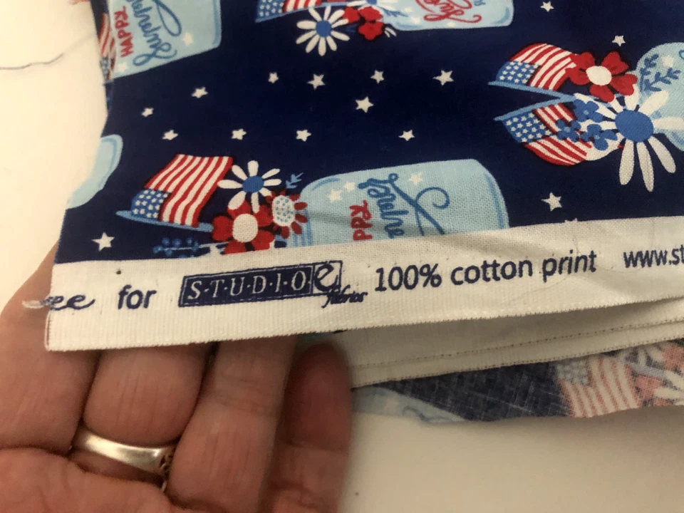 Vtg 1/2Yd  18WX44L STUDIO E "Patriotic Parade" FABRIC Red Blue Quilt Cotton FLAG - Image 3 of 4