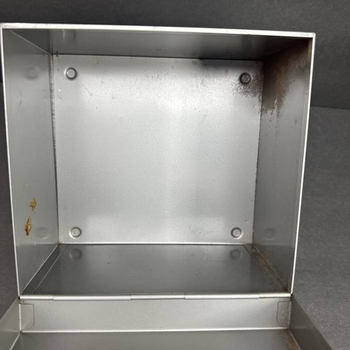 Vtg Weis Metal Index Card Recipe File Box USA W/ Tabs 6.5” X 6” X 4.5” - Picture 5 of 17