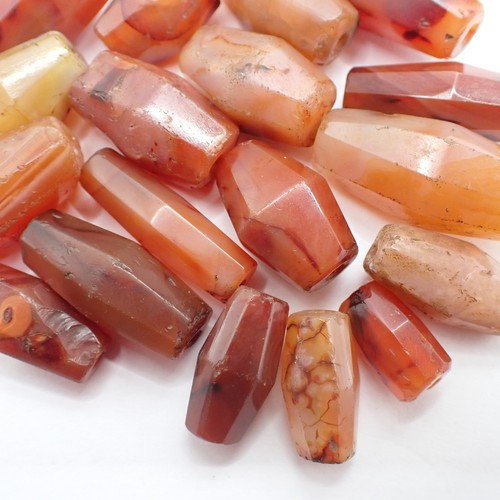 18 pcs mixed AGATE CARNELIAN STONE trade beads tribal African old collection