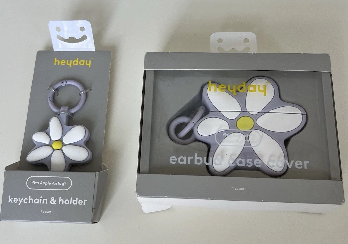 Heyday Purple Daisy AirPod Case Gen 3 with AirTag Holder Keychain for Apple