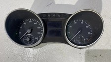 MERCEDES-BENZ GL X164 Kombiinstrument A2C53164625 USA A1645404847 4.70 14479210