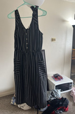Black White Striped Sleeveless Midi Dress V-Neck Strappy Button Pockets Casual