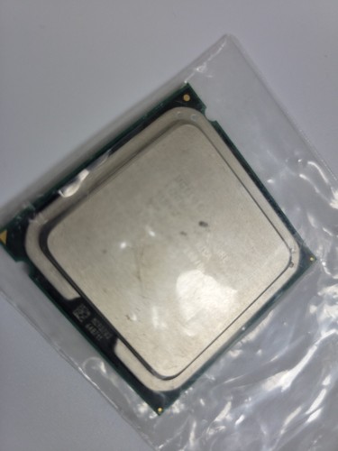 Intel Pentium E5200 SLB9T CPU Processor 2.5 GHz - Picture 2 of 4