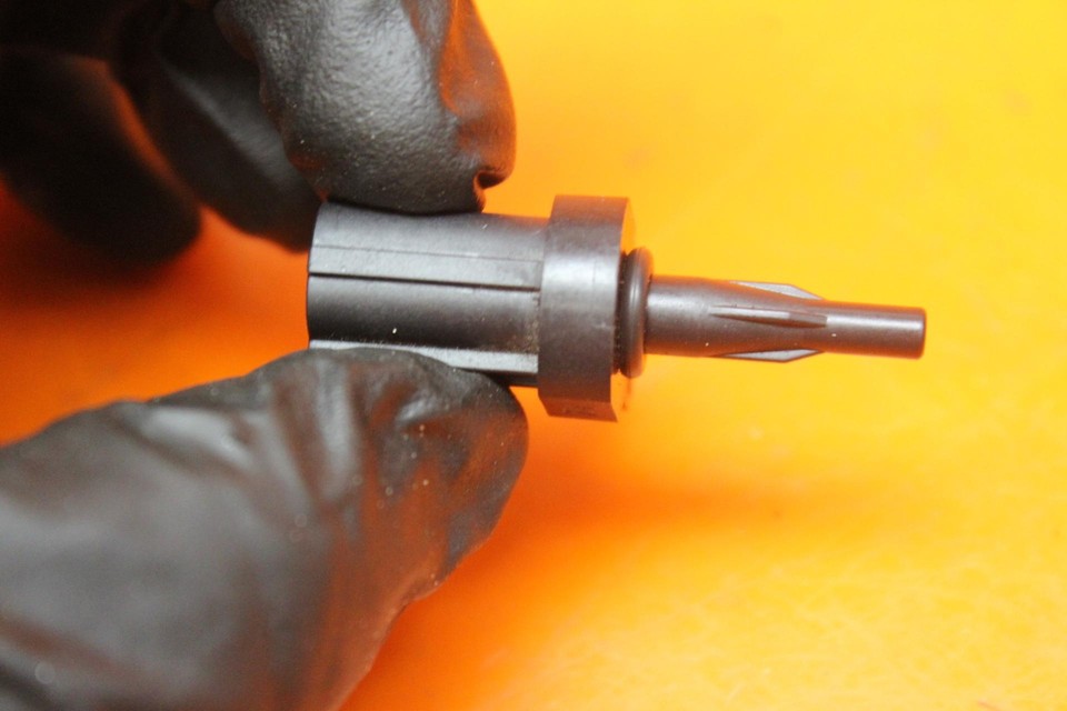 0814 KAWASAKI NINJA ZX10R OEM AIR INTAKE TEMPERATURE TEMP SENSOR 21176