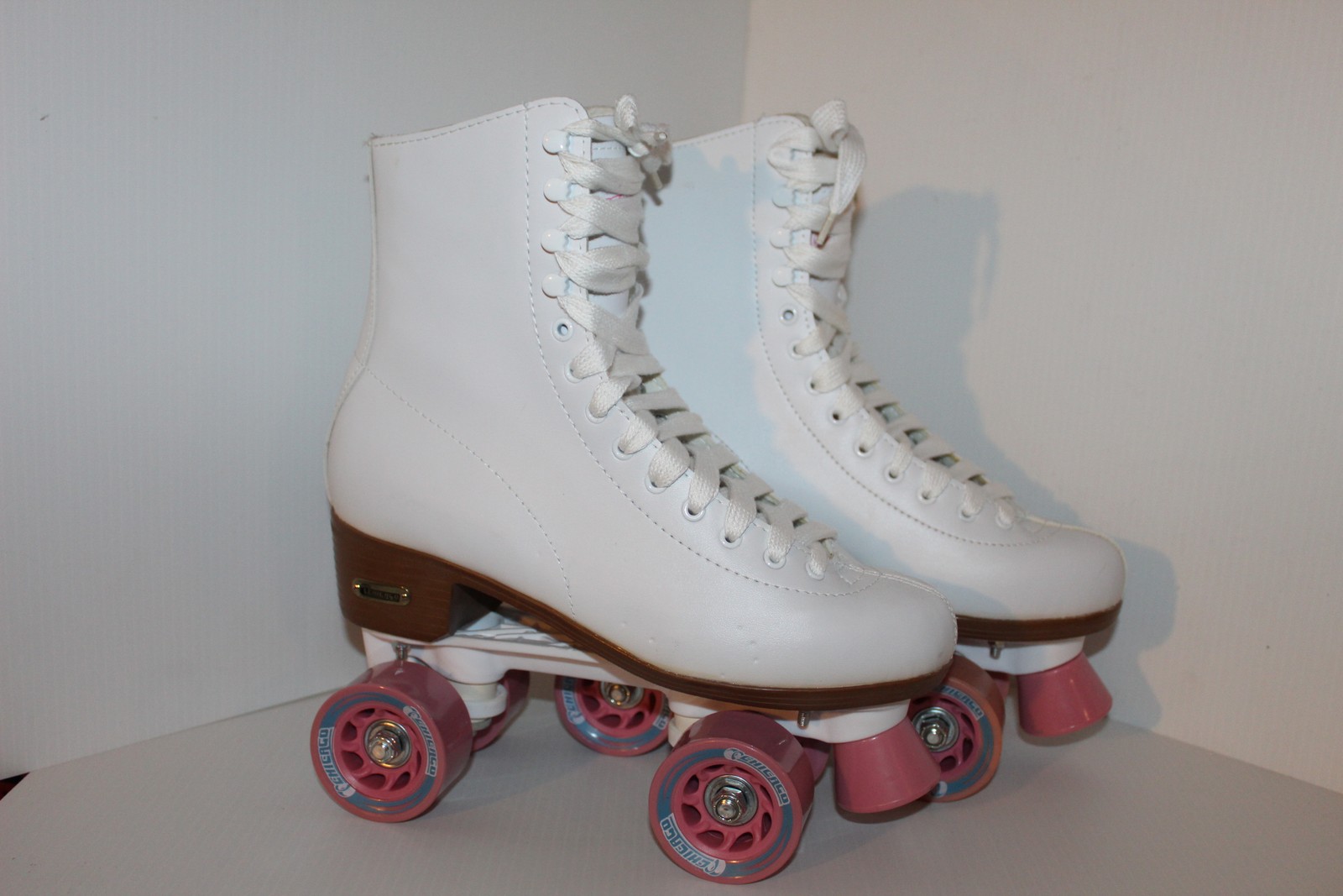 Women's Classic Rink Roller Skates White Pink Wheels Us 8 Eur 39