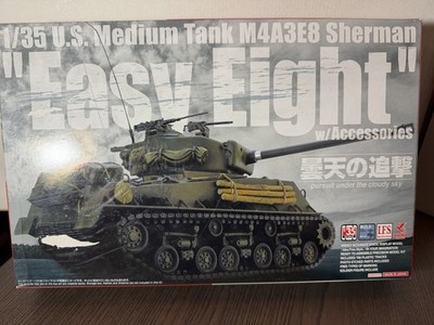 1/35 American medium tank M4A3E8 Sherman  Easy Eight  with access Plastic Models