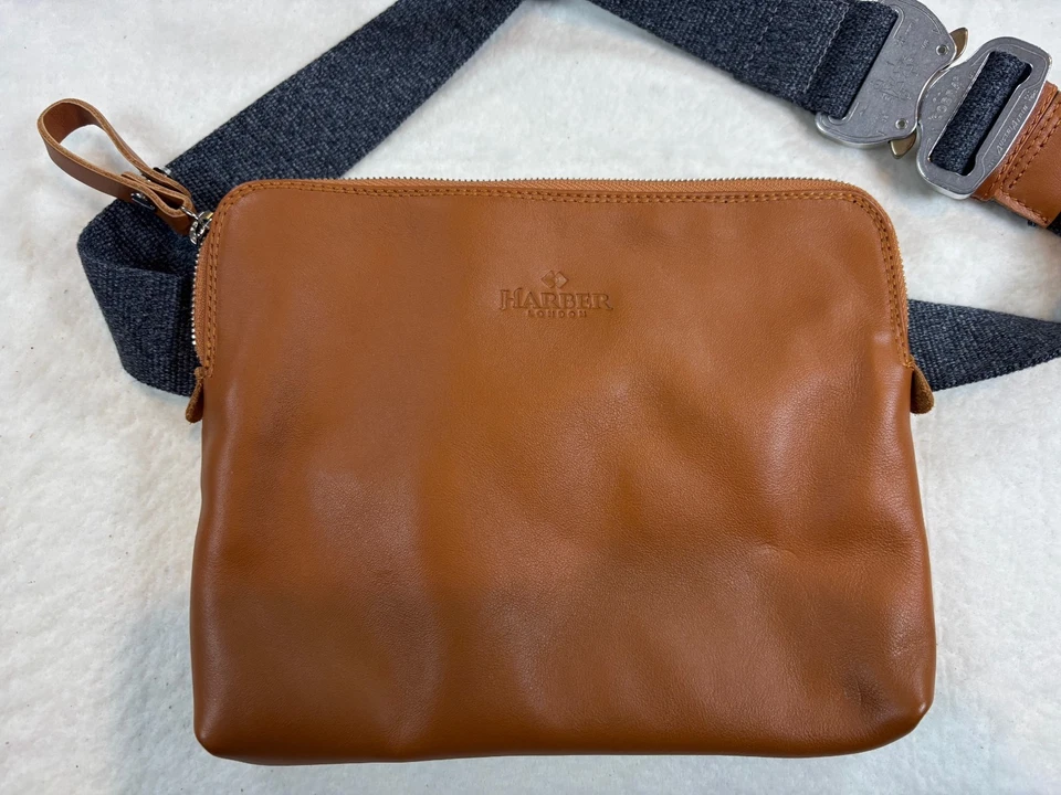 Harber London Leather Sling Bag - Mint condition! - Image 2 of 4