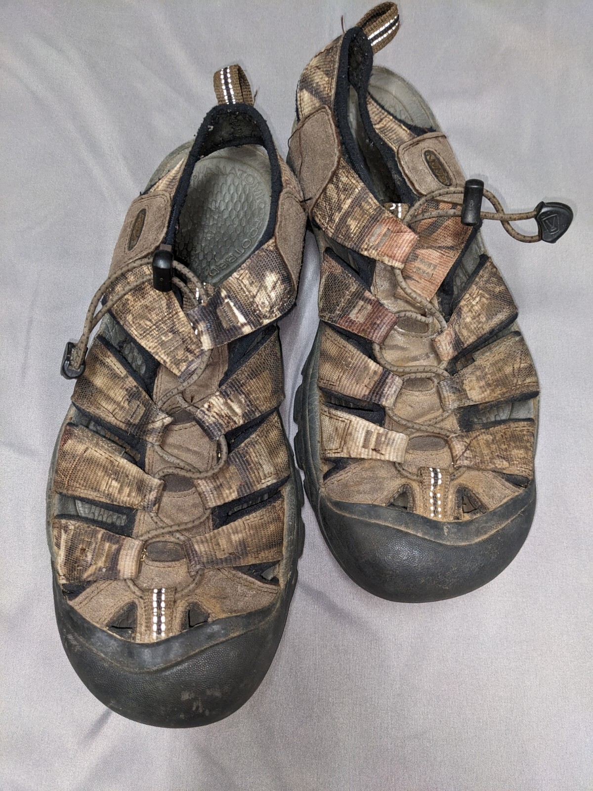 Scarpe da trekking elastiche da uomo Keen marroni mimetiche elastiche stringate misure 11 75x5