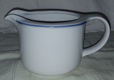 Sauciere Graf von Henneberg/Ilmenau, wei&szlig; mit blaue Verzierung, ca. 8,2 cm