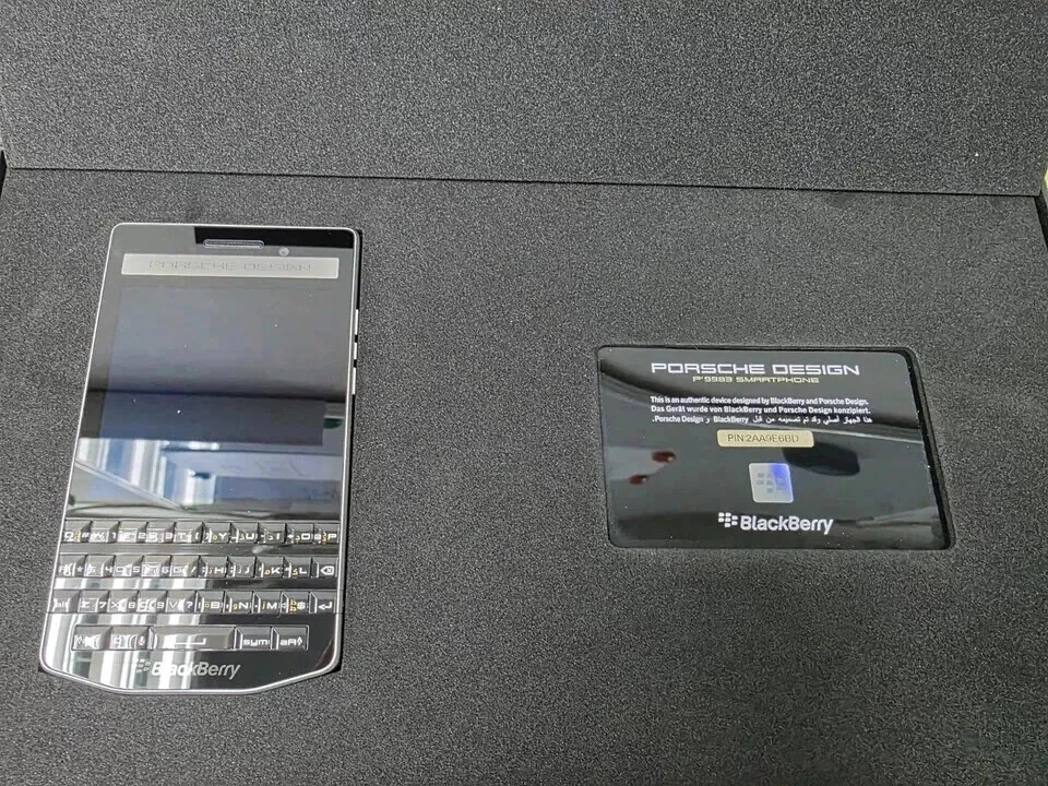 BlackBerry Porsche Design P'9983 - 64GB - Carbon (Unlocked) Smartphone New - Image 3 of 4