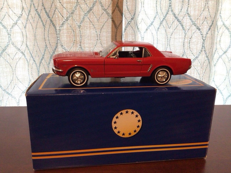 1964-1/2 Ford Mustang Coupe 1/24 Diecast Model - American Mint New