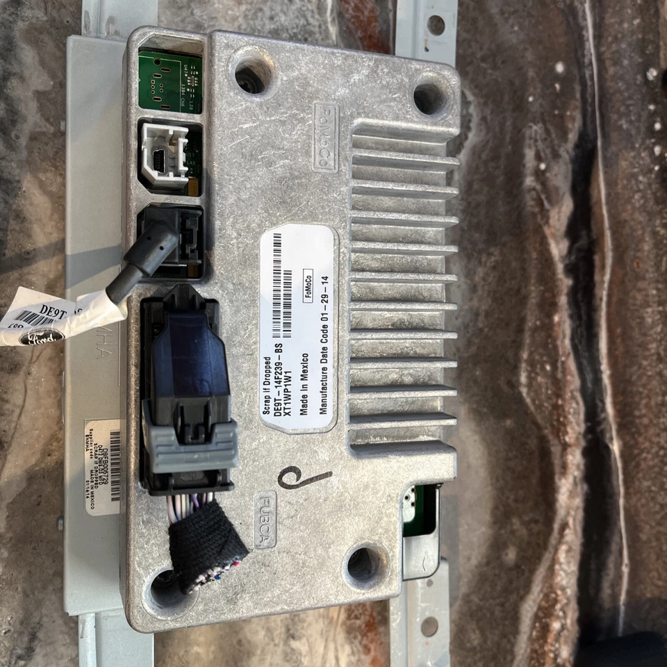 2014 Lincoln MkT: Factory Oem Sync 3 W/ Sync 3.4 Apim And Screen Upgrade Ford  - Image 2 of 2