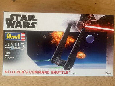 +++ Revell 06746 Star Wars Kylo Ren's Command Shuttle 1:93 06746