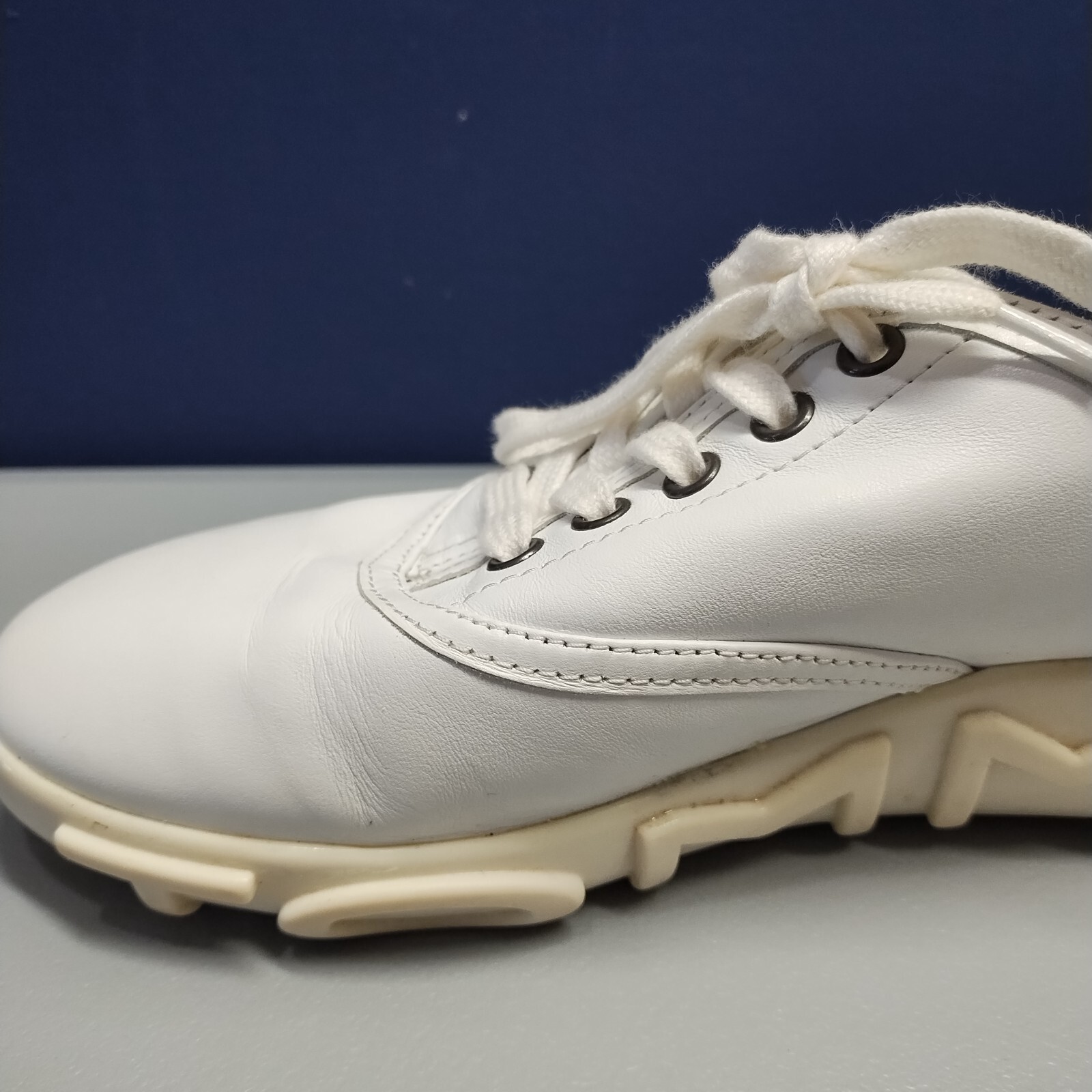 Tommy Hilfiger Gigi Haded Sneakers Womens Sz 6.5 White Round Toe Comfort Lace Up thumbnail 6