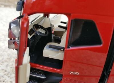 Marge Models Volvo FH16 750 8x4 Prime Mover Truck Red 1/32