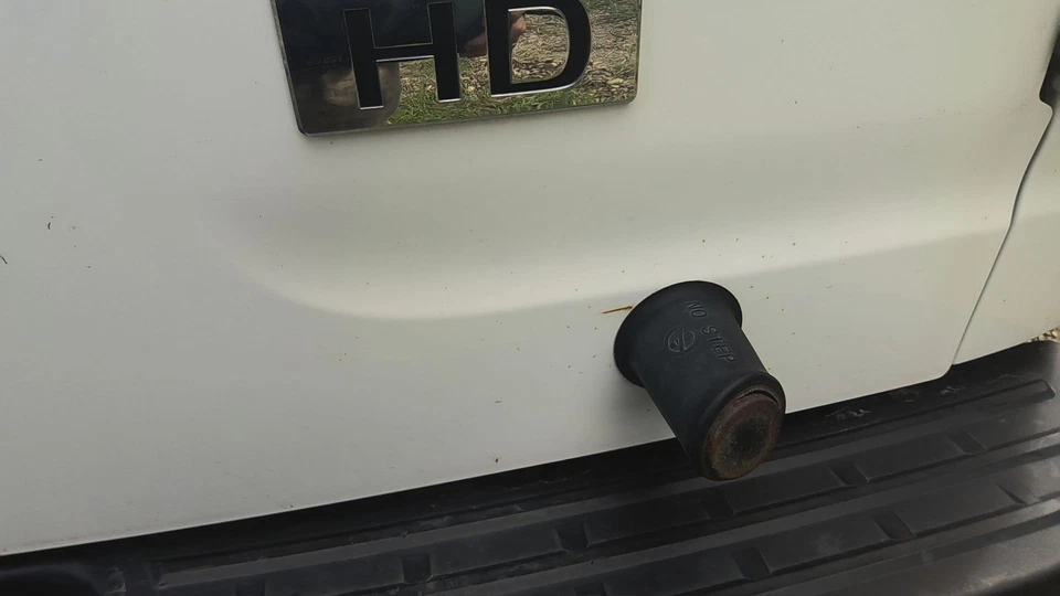 12 NISSAN NV 2500 Back Door Rust High Roof Glass Panel In Door Right Side - Image 2 of 4