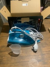 Russell Hobbs Supreme Steam Pro Iron 2600W Blue and White 300ml Tank