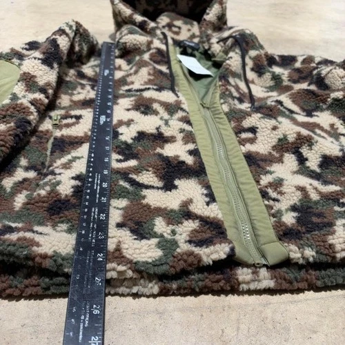 Forever 21 Men's Camo Sherpa Fleece Jacket Size S image 4