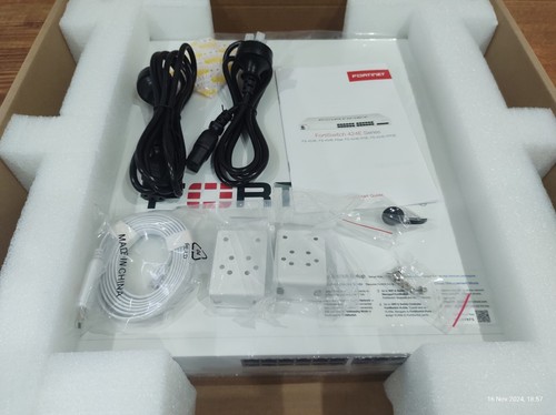 Fortinet Fortiswitch 424e-fpoe - Photo 4/5