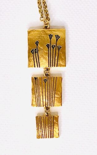 Vintage Art Nouveau necklace with pendant Iris mot