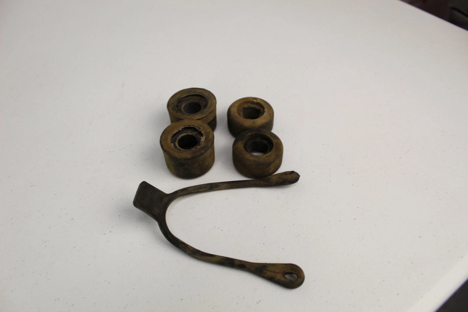 1979 - 1980 Kawasaki KDX400 Tank Strap 92072-042 Dampers KDX