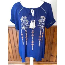 NWT Womens Liv Los Angeles Blue Boho Floral Embroidered Tassel Short Sleeve Top