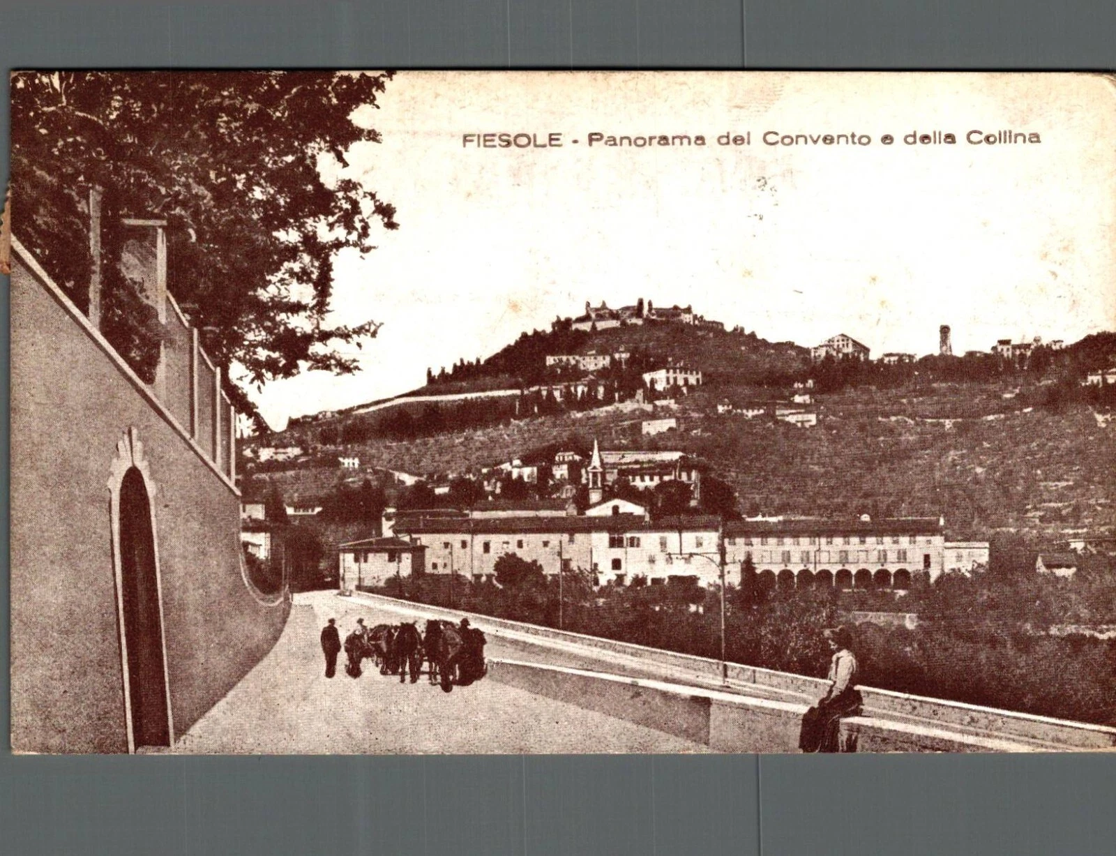 Foto 1 di 2