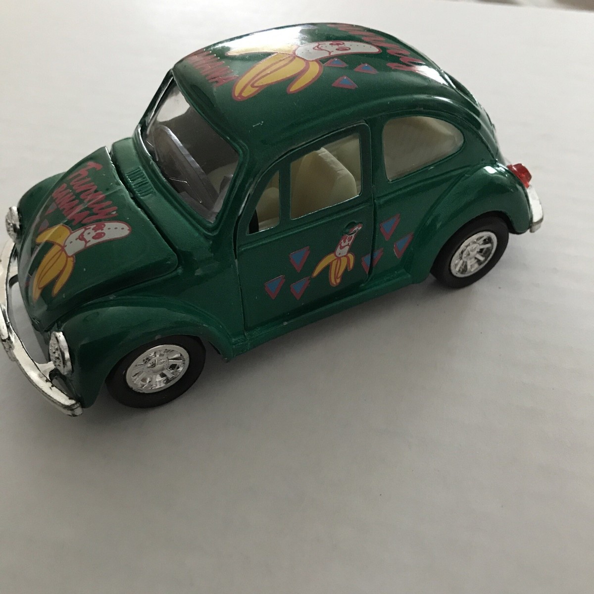 Volkswagen Funny Beetles Green Diecast Pullback Car “Funny Banana