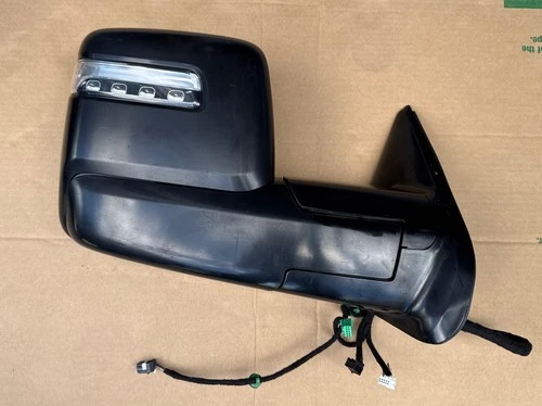 2023-2024 Ram 2500 3500 Right  Side Signal Towing Door Mirror OEM Power/ Camera