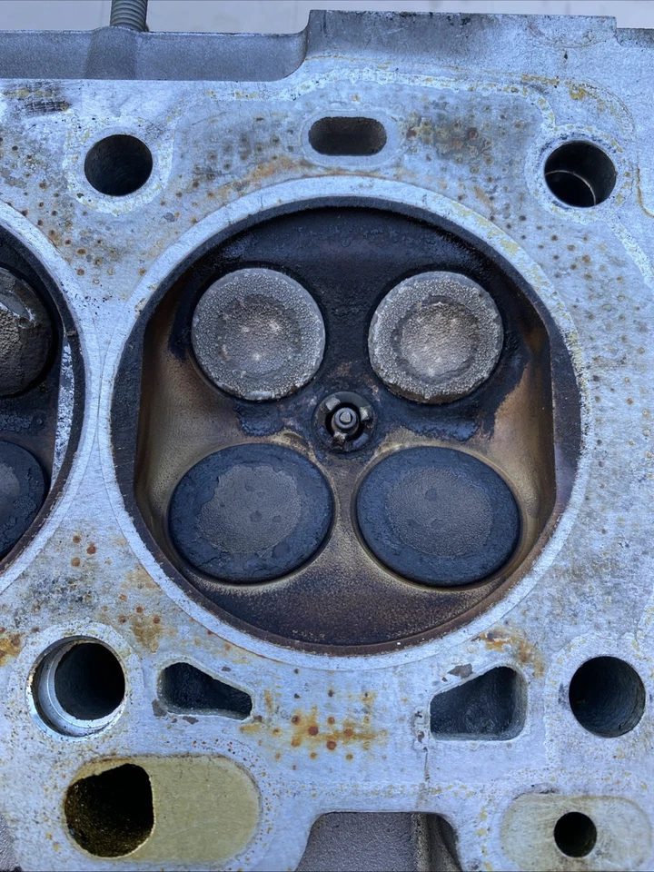 2004-11 volvo S40 2.4i cylinder head id 8642289-007 From A 2006 Volvo S40i - image 3 of 4