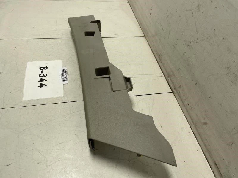 Volvo V50 T5 2005 2011 trasero izquierdo lado del conductor inferior pilar C moldura OEM+ Foto 3 de 4