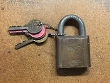 Vintage YALE & TOWNE heavy duty thick Hardened Steel PADLOCK LOCK + 4 Keys