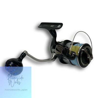 DAIWA Legalis LT4000-CXH Spinnrolle GOMEXUS Knopf leicht getragen