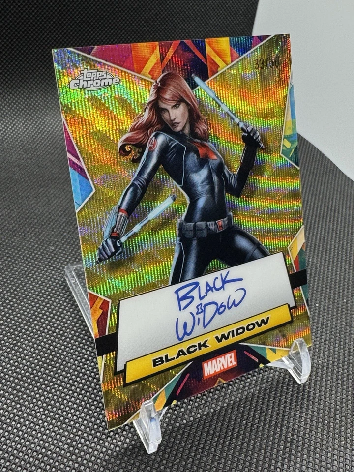 2025 Topps Chrome Marvel - Black Widow Faksimile Auto Gold Wave Refractor /50 - Bild 3 von 4