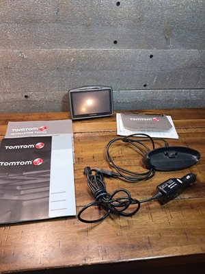 TomTom Go 730 Portable GPS Navigator 4.3'' Display w/ Charging Base