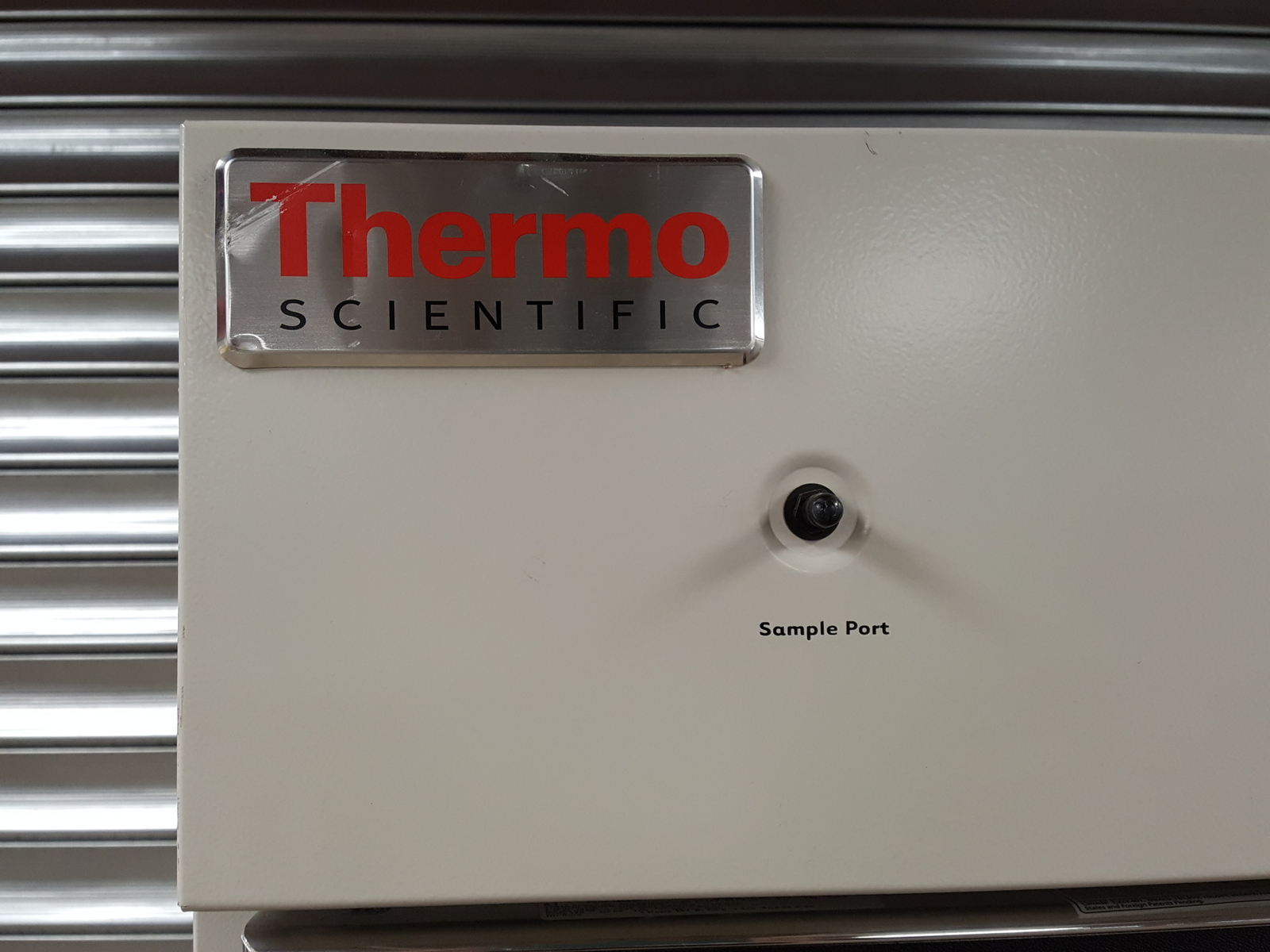 Thermo Scientific Forma ReachIn CO2 Laboratory Incubator Model 3951
