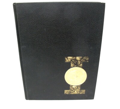 USS INTREPID CVS-11 1971 EASTLANT CRUISE BOOK ASW RUSTY RAZOR ROYAL NIGHT SOVIET