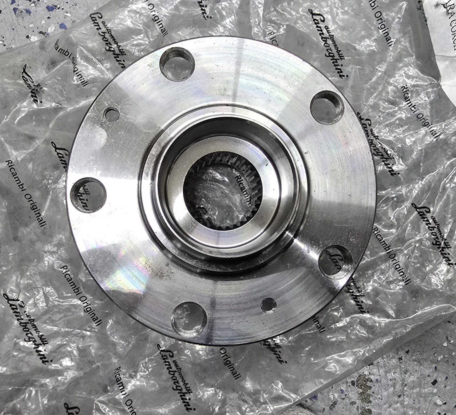 Lamborghini Gallardo Audi R8 Wheel Hub Flange Stub Axle Bearing 33