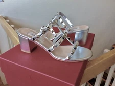 Women’s Valentino Garavani Rockstud City Sandals shoes Silver Metallic Sz 36 NIB
